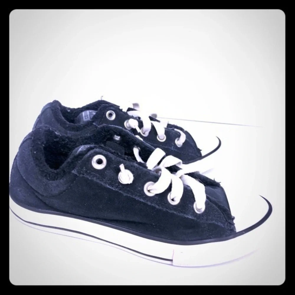 Converse sneakers kids size 3